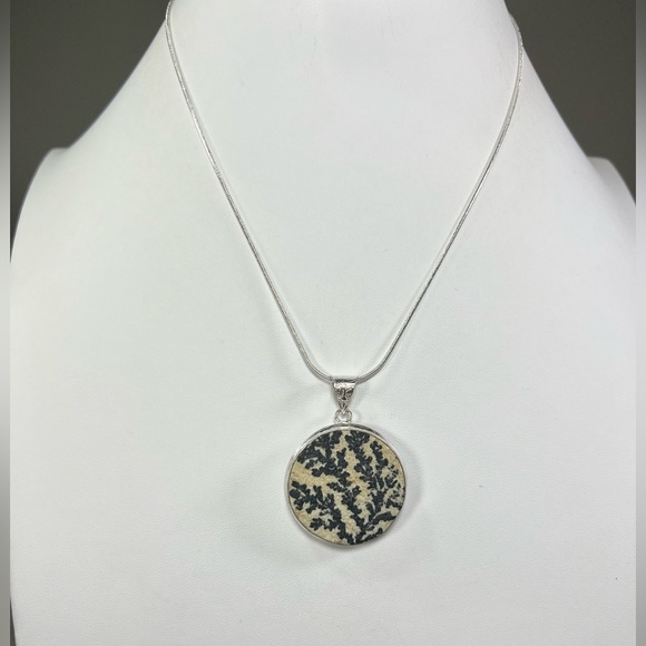 German Dendritic 925 Circle Gemstone Pendant - Picture 3 of 5